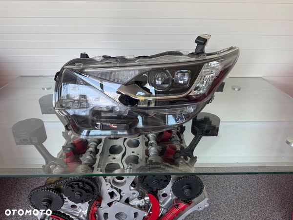 Toyota Auris ii lampa lewa full led 81150-02k60