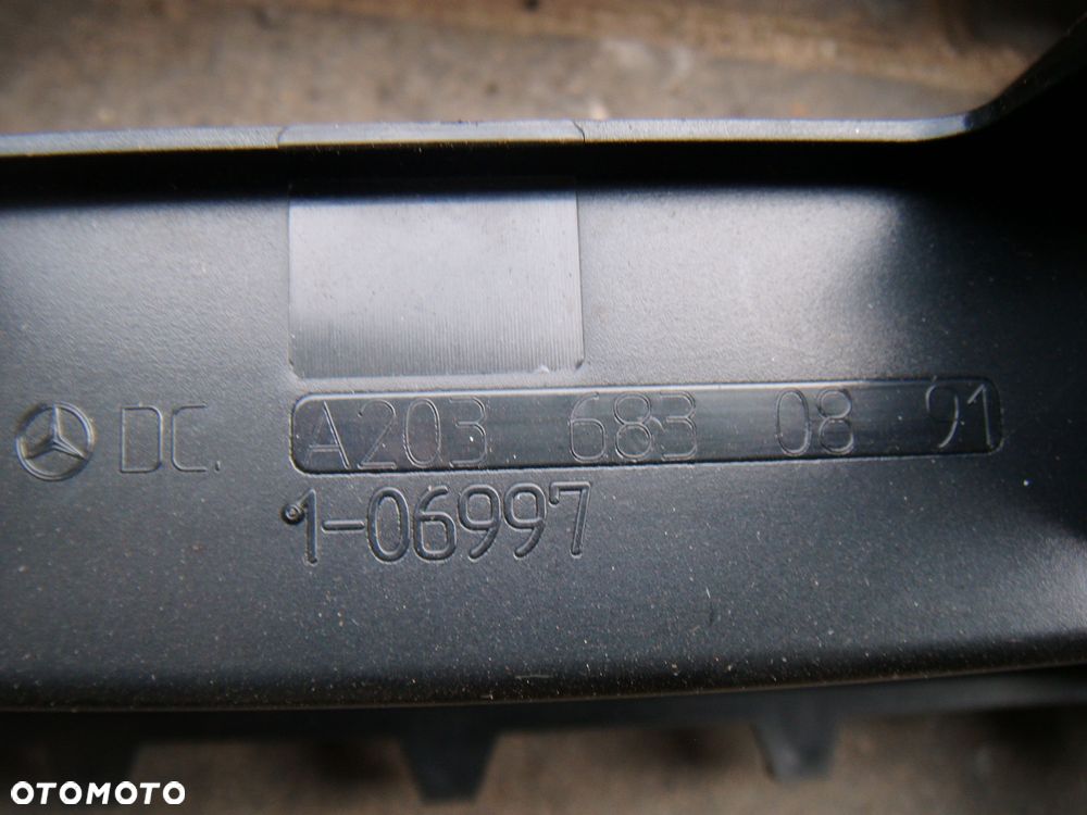 mercedes w203 zaślepka radia 2036830891 - 3