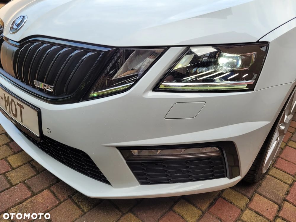 Skoda Octavia Combi 2.0 TDI DSG RS - 36