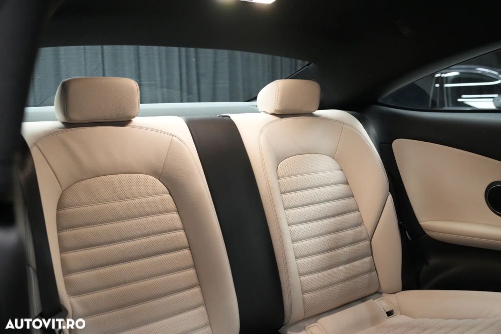 Mercedes-Benz C 400 4MATIC Coupe - 38