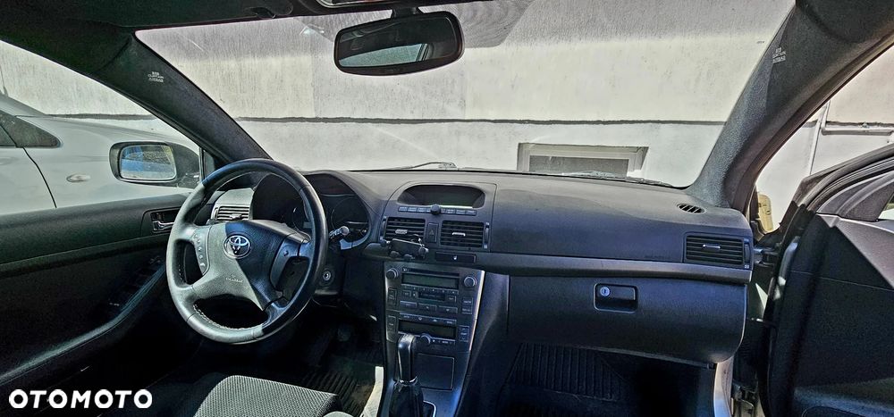 Toyota Avensis 2.0 D-4D Sol - 4