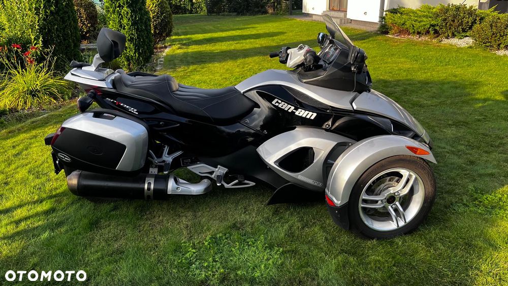 Can-Am Spyder - 6