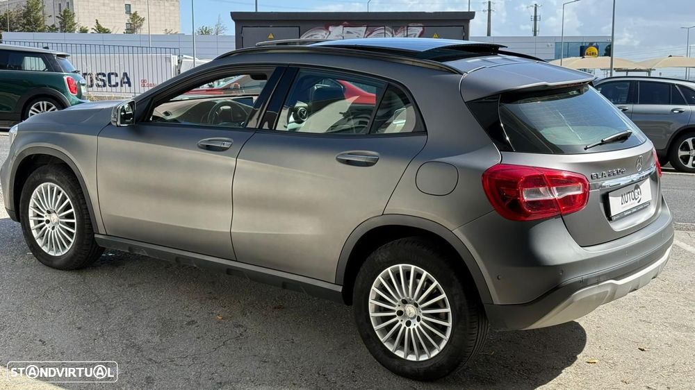 Mercedes-Benz GLA 220 d Urban - 2