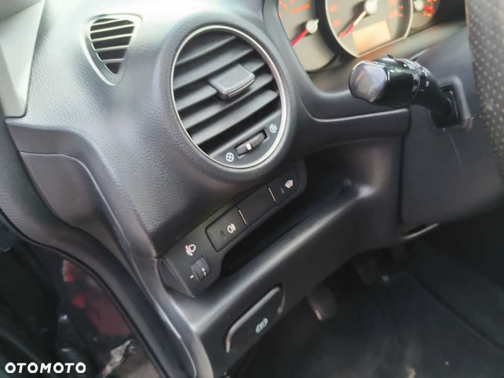Kia Carens 2.0 CVVT Spirit - 35