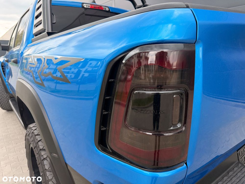 Dodge RAM - 24