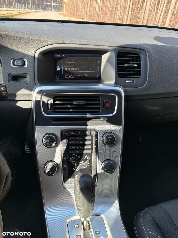 Volvo V60 T4 Geartronic Powershift RDesign - 16