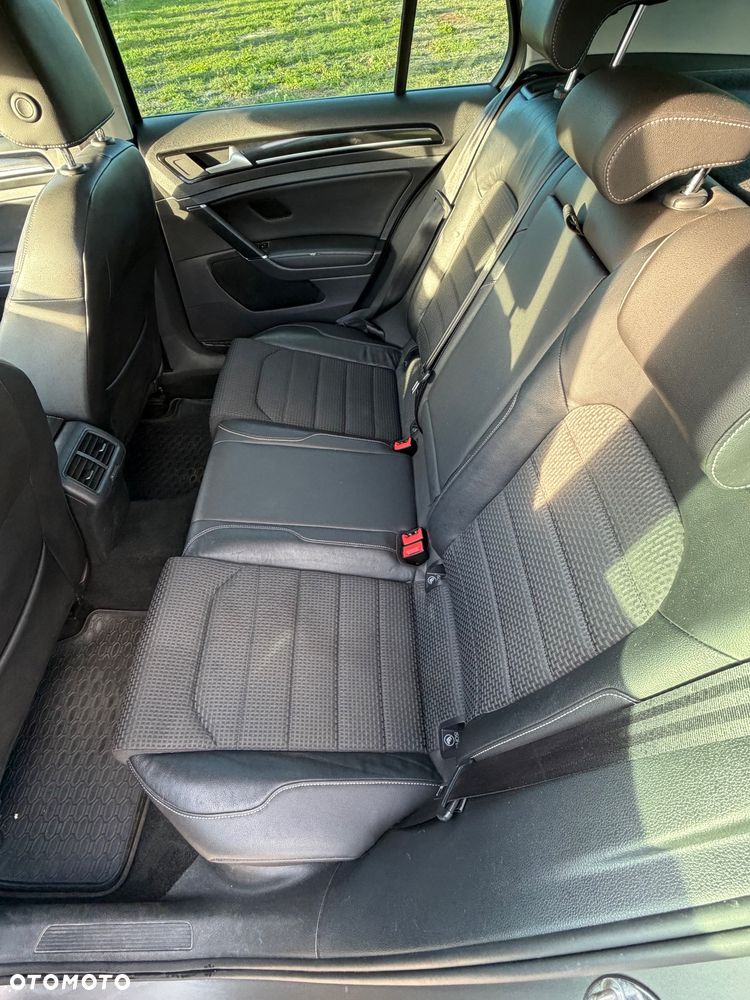 Volkswagen Golf - 5