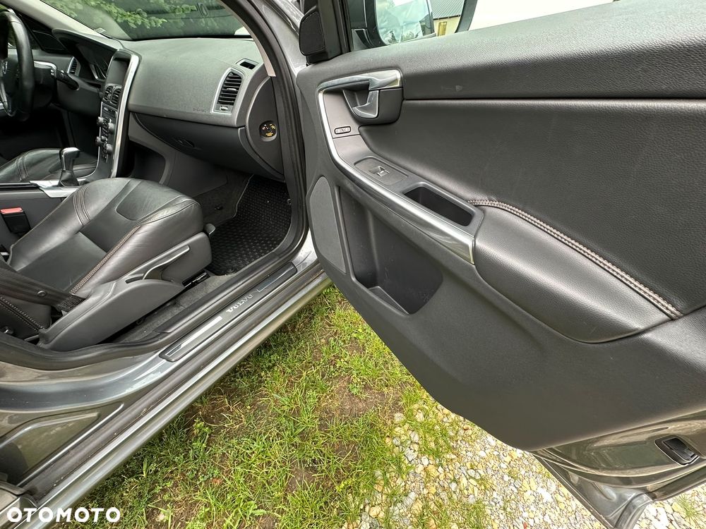 Volvo XC 60 D3 Drive-E Momentum - 11