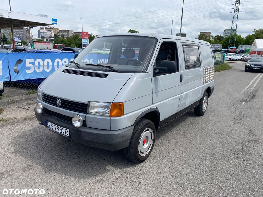 Volkswagen Caravelle - 25