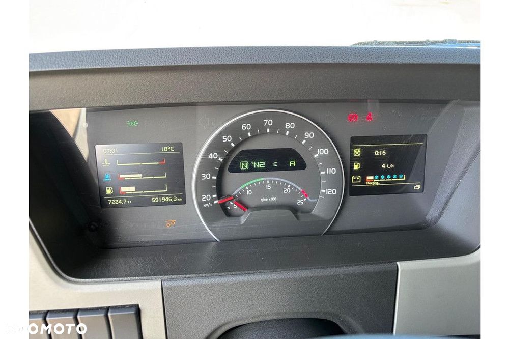 Volvo FM460 6x2 + CARRIER SUPRA 1250 - 22