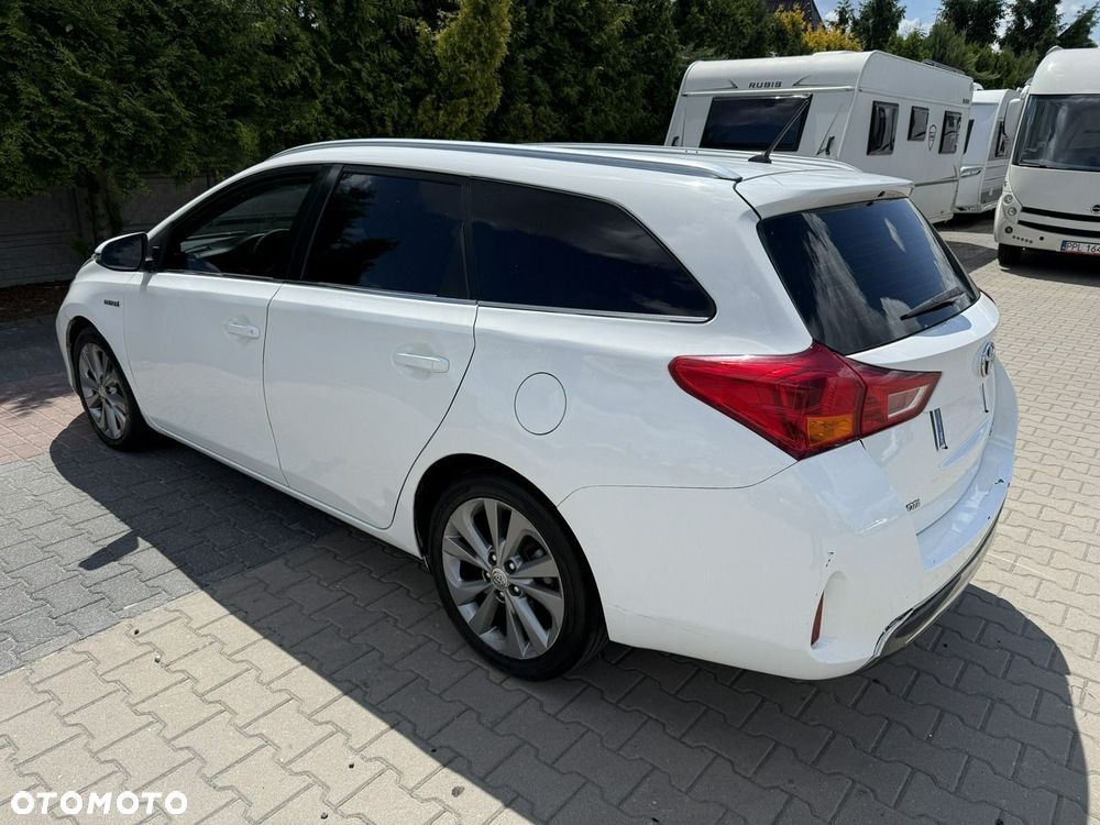 Toyota Auris - 1