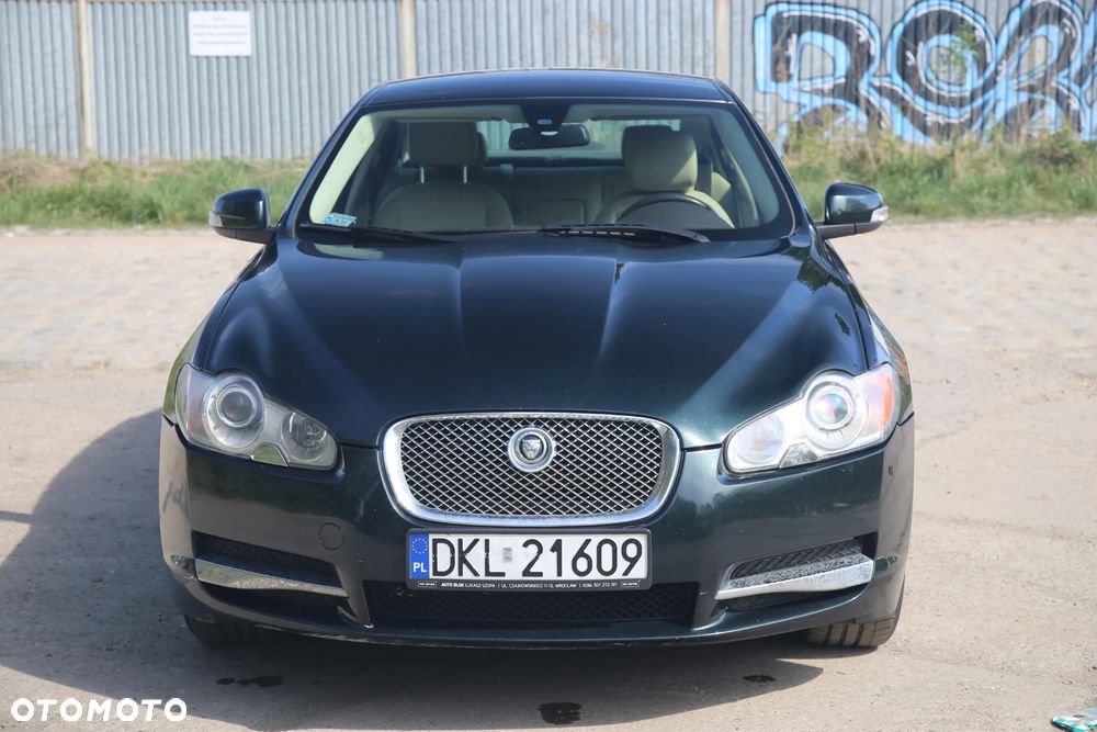 Jaguar XF 2.7 V6 D Luxury - 3