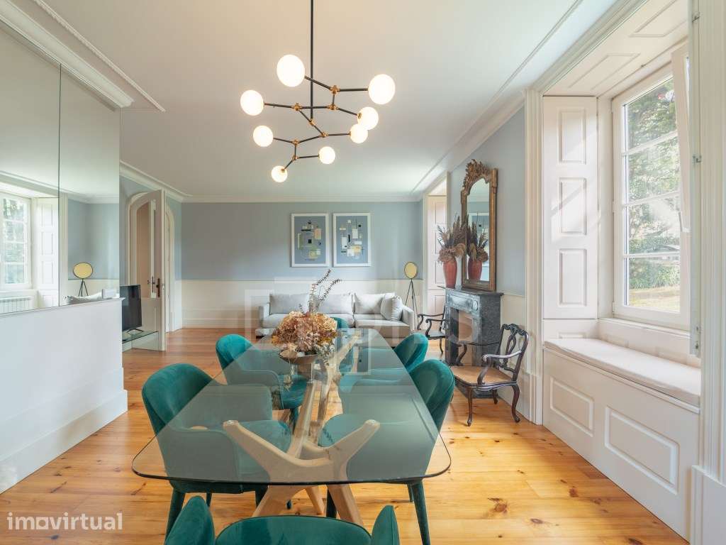 Apartamento T4 com garagem inserido em Palacete-Cedofeita - Grande imagem: 2/49