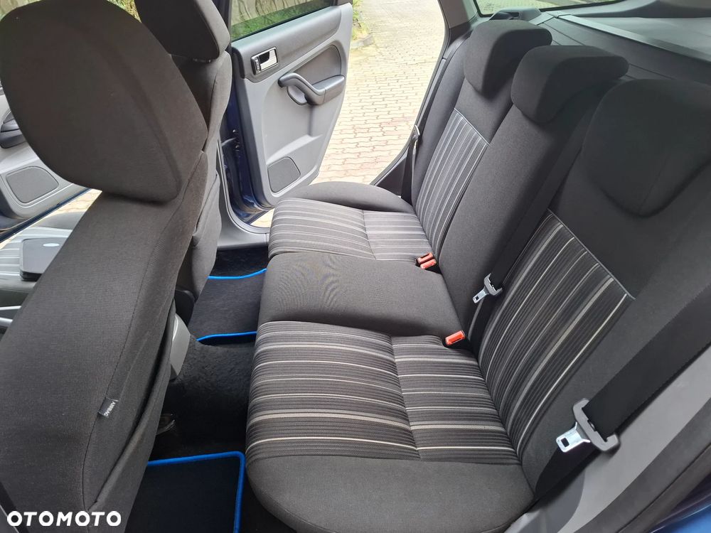 Ford Focus 1.6 16V Fun X - 13