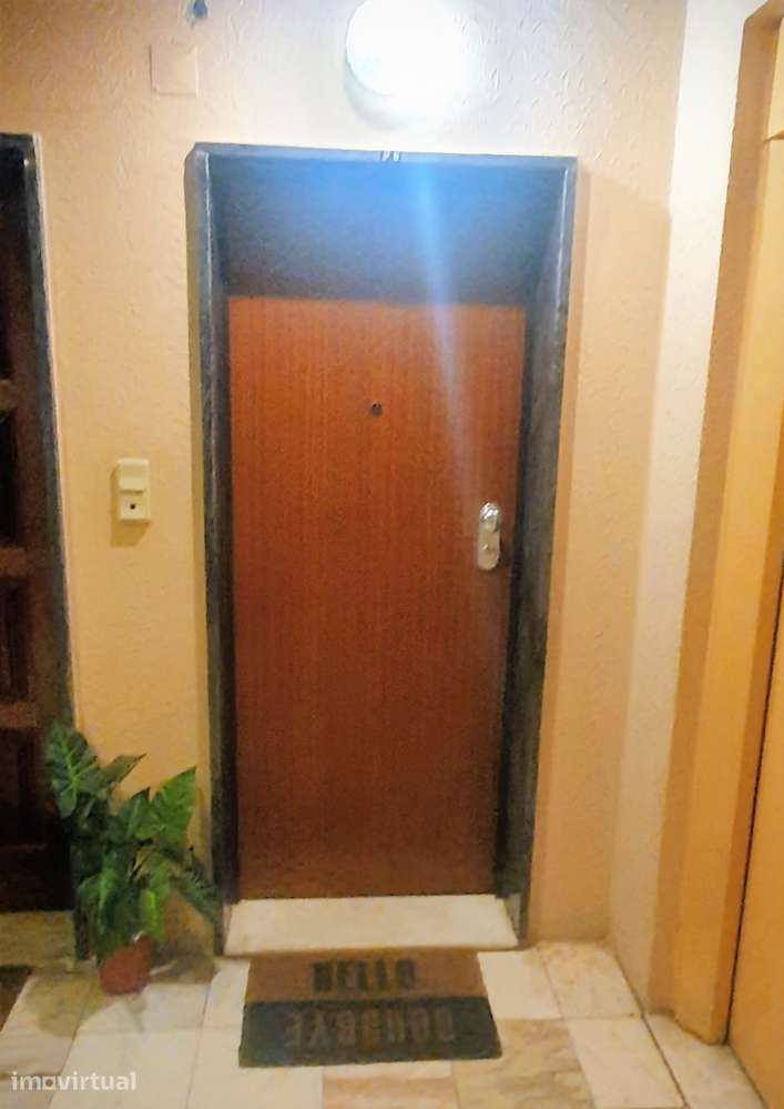 Exclusivo T2 Renovado | Suite com Closet e Garagem | São Marcos - Grande imagem: 2/22