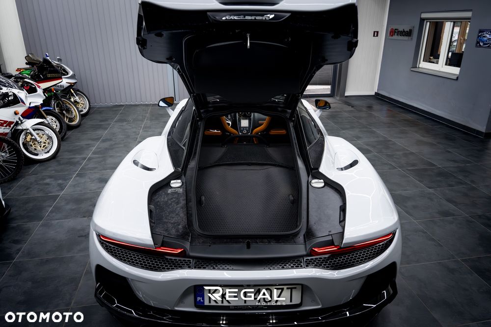 McLaren GT Standard - 26