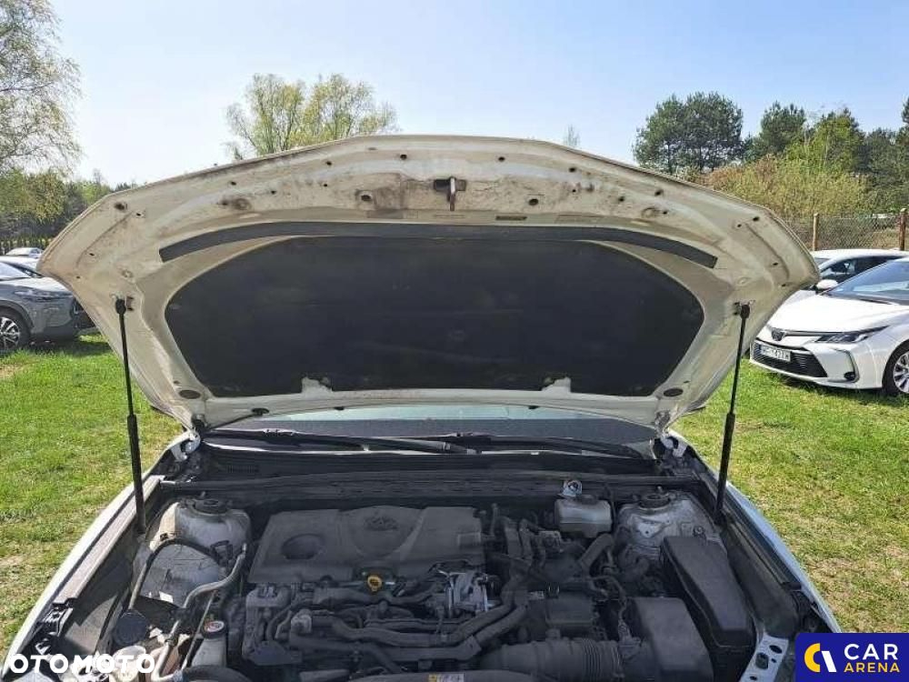 Toyota Camry - 12