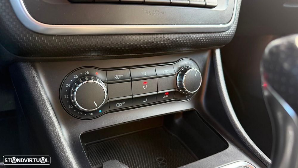 Mercedes-Benz A 180 - 35