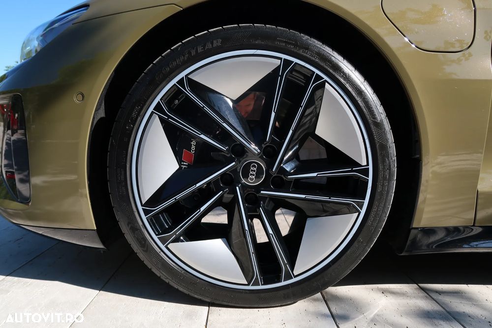 Audi e-tron - 32