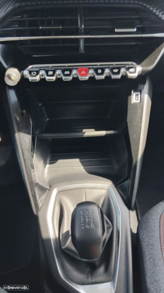 Peugeot 208 1.2 PureTech SE Style - 9