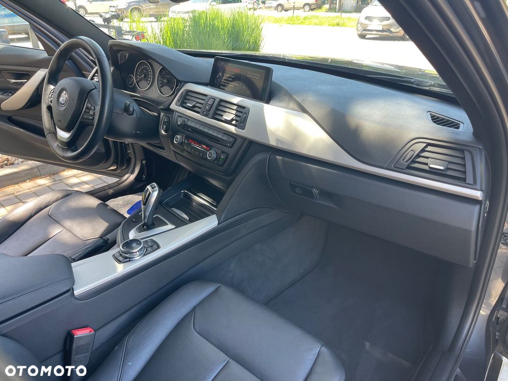 BMW Seria 3 320i - 21