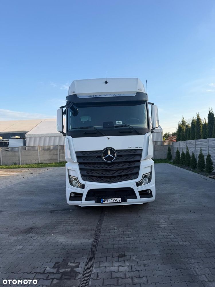 Mercedes-Benz Actros 1845 Gigaspace Standard - 2