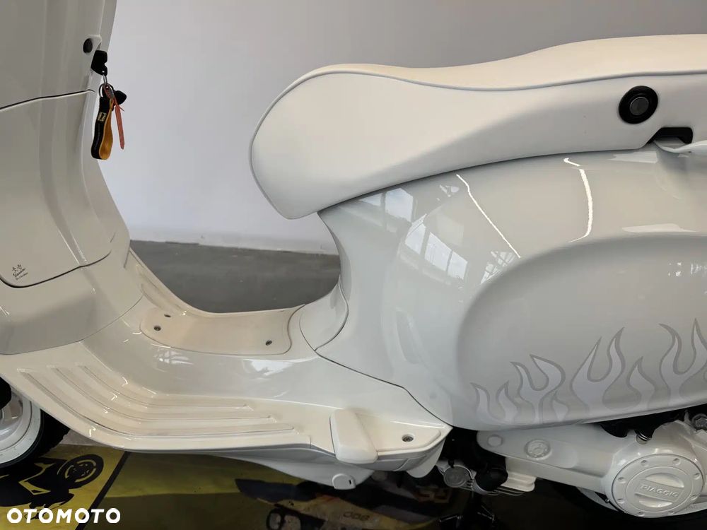 Piaggio Vespa - 25