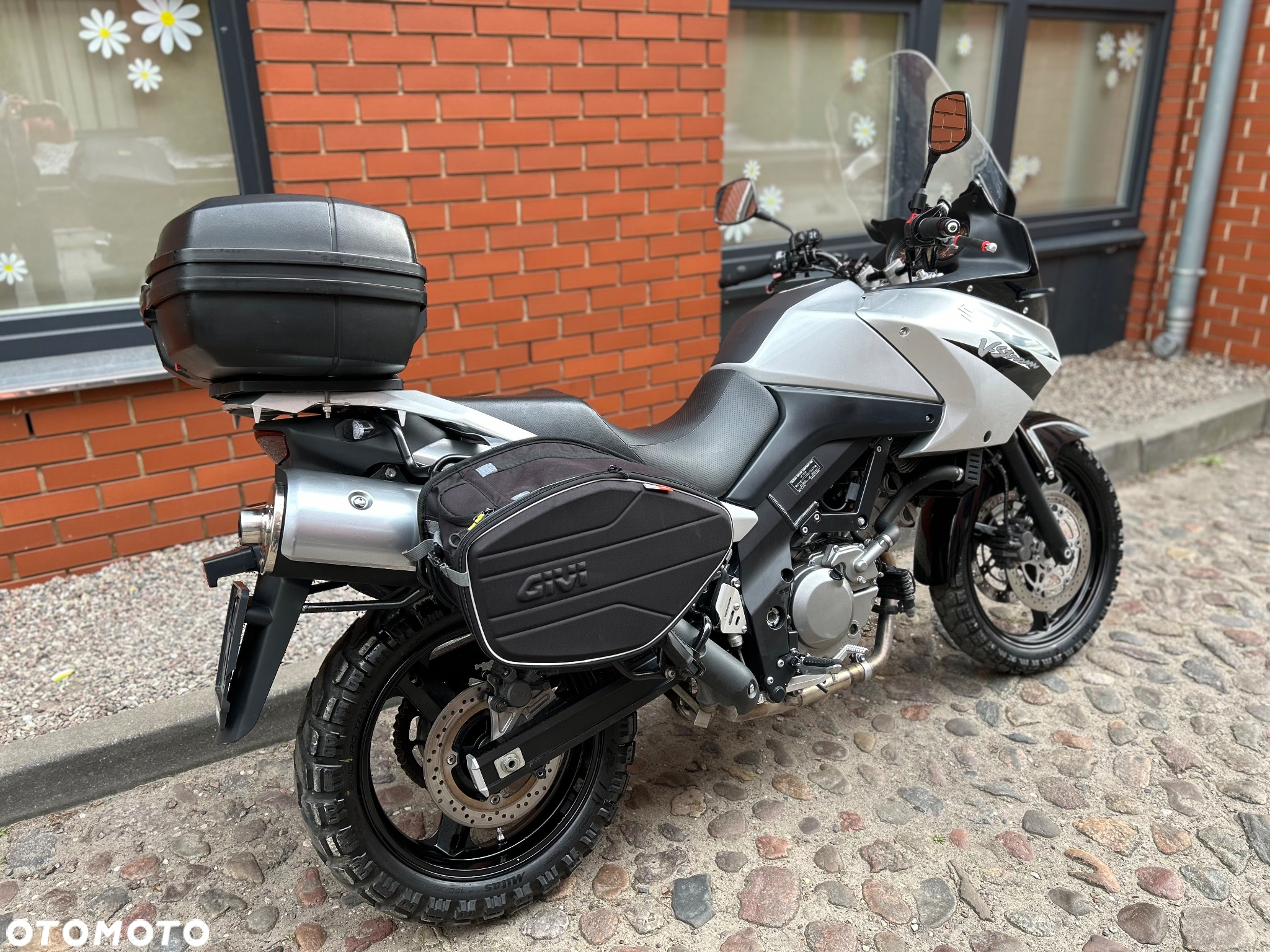 Suzuki DL - 3