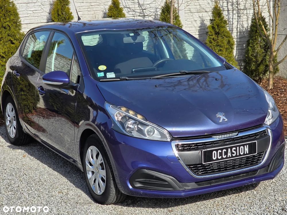 Peugeot 208 - 1