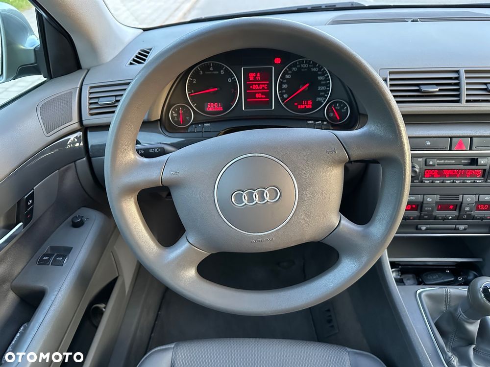 Audi A4 Limousine - 12