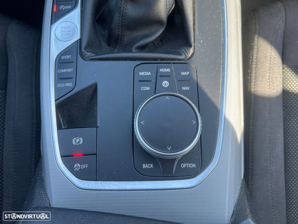 BMW 318 d Touring Line Sport - 13