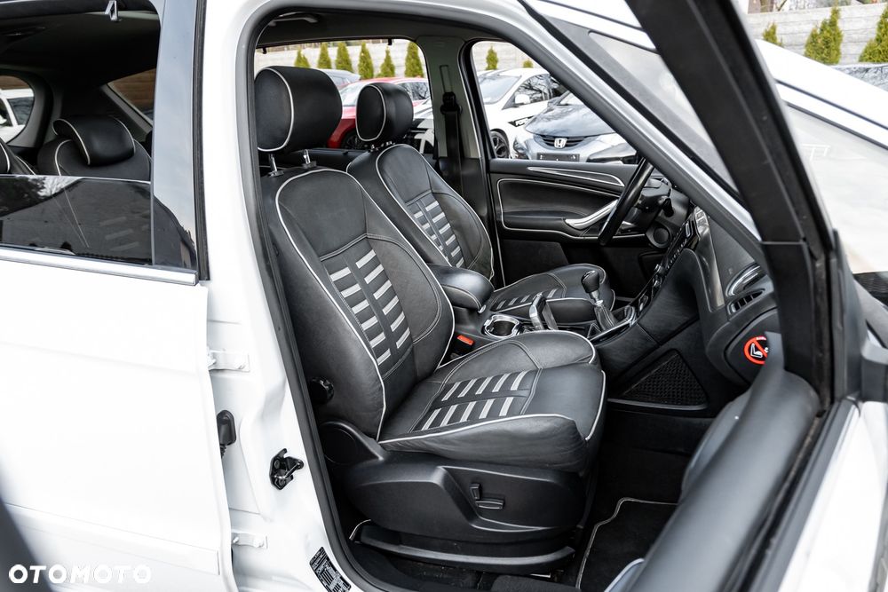 Ford S-Max 2.2 TDCi DPF Titanium X - 26