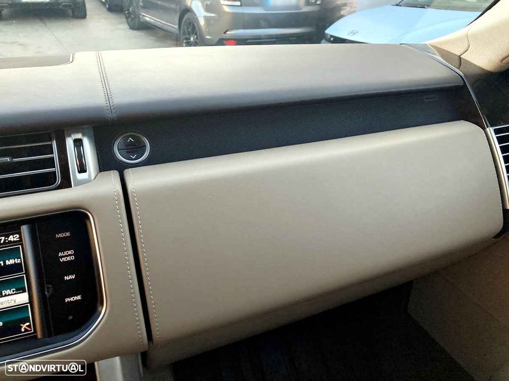 Land Rover Range Rover 4.4 SDV8 Autobiography - 17