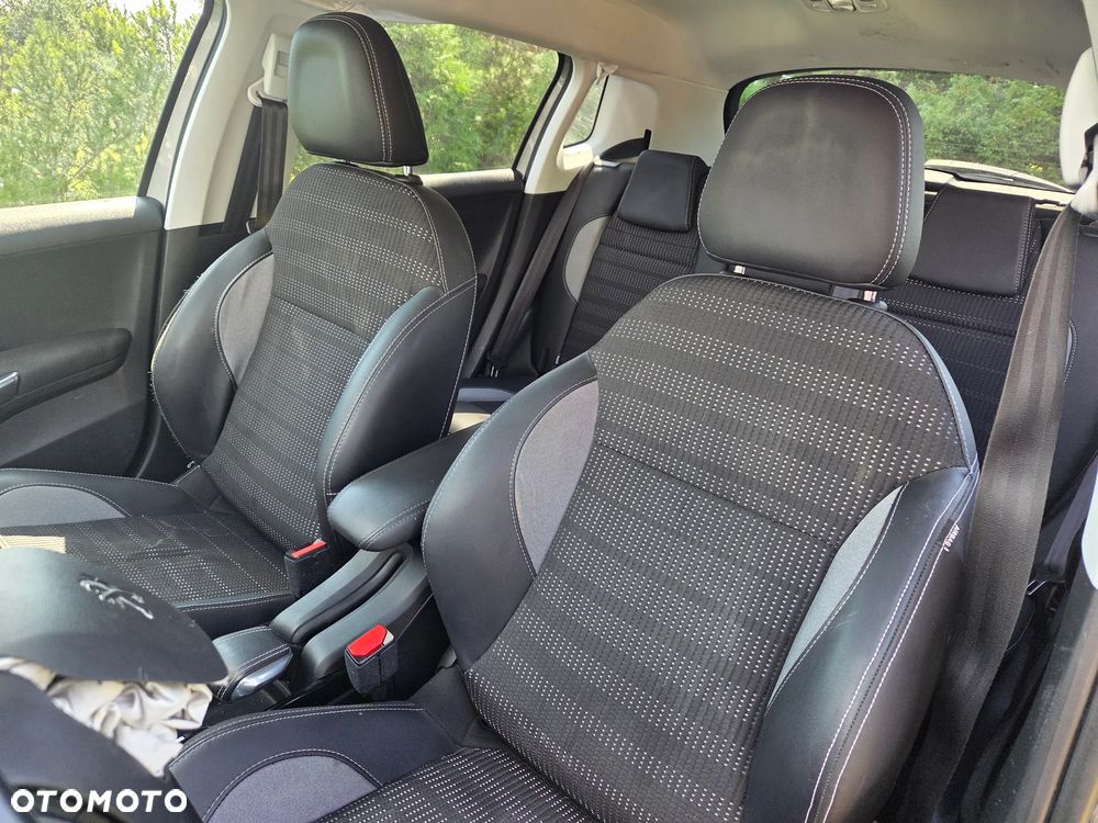 Peugeot 2008 1.2 PureTech Allure S&S - 10