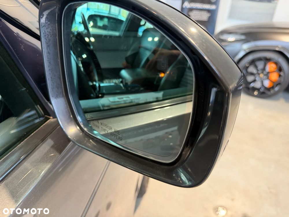 Land Rover Discovery 3.0 Td6 SkyView Edition - 23