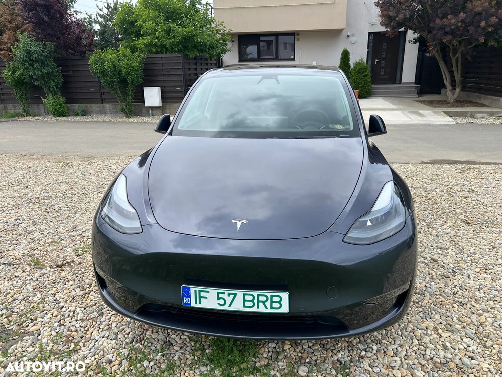 Tesla Model Y - 9
