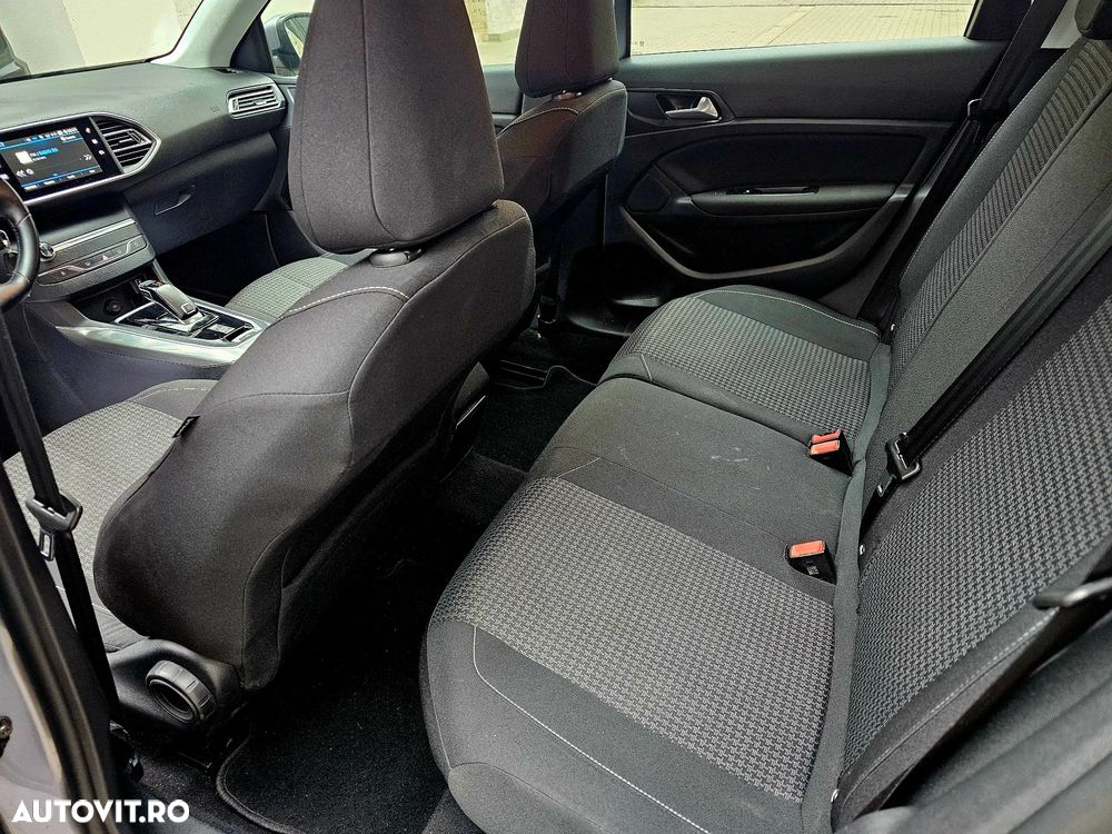 Peugeot 308 SW BlueHDi 130 EAT8 Stop & Start Active - 11