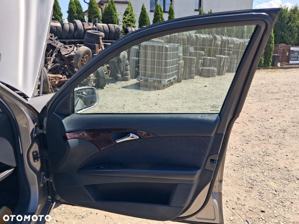 DRZWI PRAWY PRZOD MERCEDES E KLASA W211 723 - 4