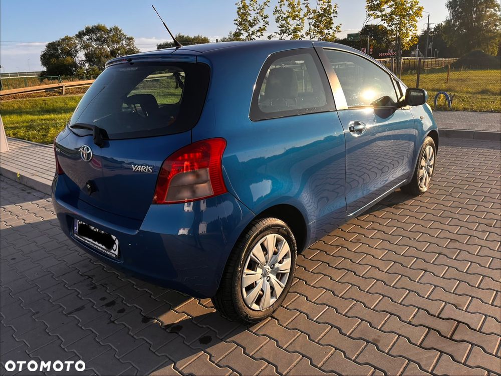 Toyota Yaris 1.3 - 3