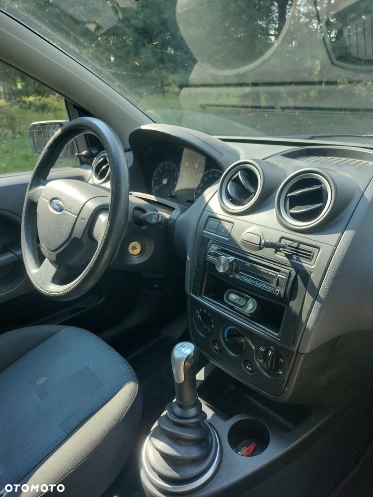 Ford Fiesta 1.3 - 9