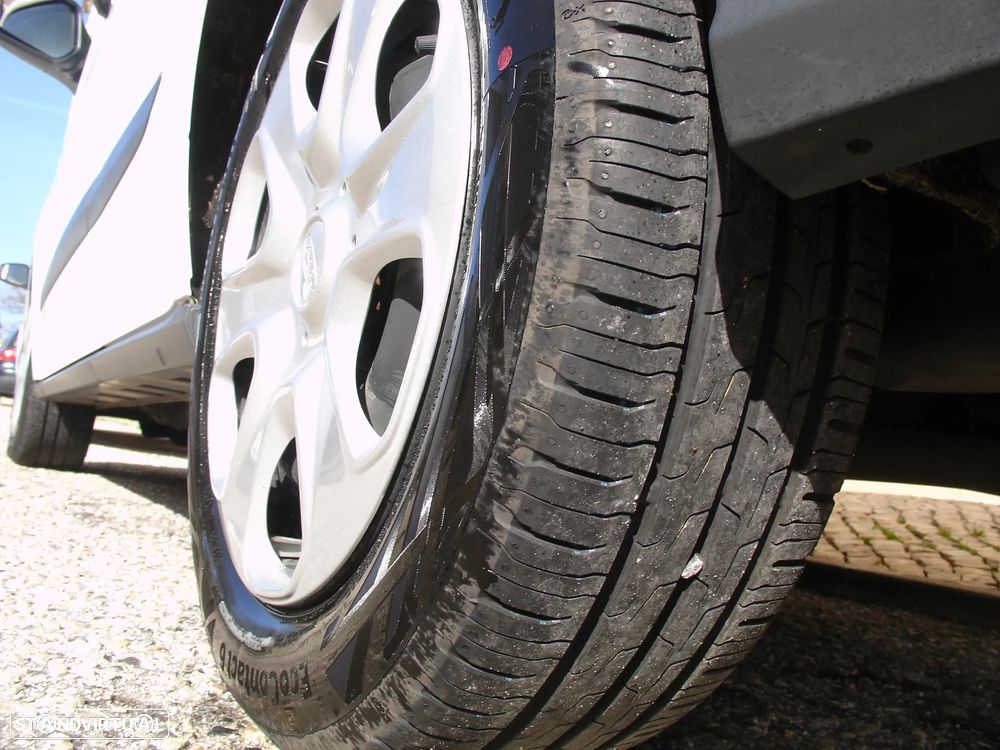 Ford transit courier - 12