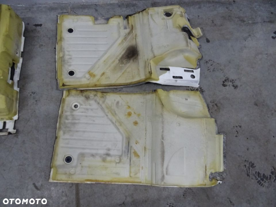 DYWAN PODŁOGA AUDI A2 HB 5D NR44 - 10