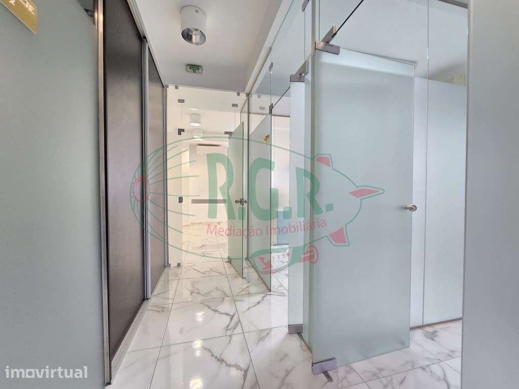 Espaço com Alvará para Clinica Dentária - São Cosme Gondomar - Grande imagem: 3/34