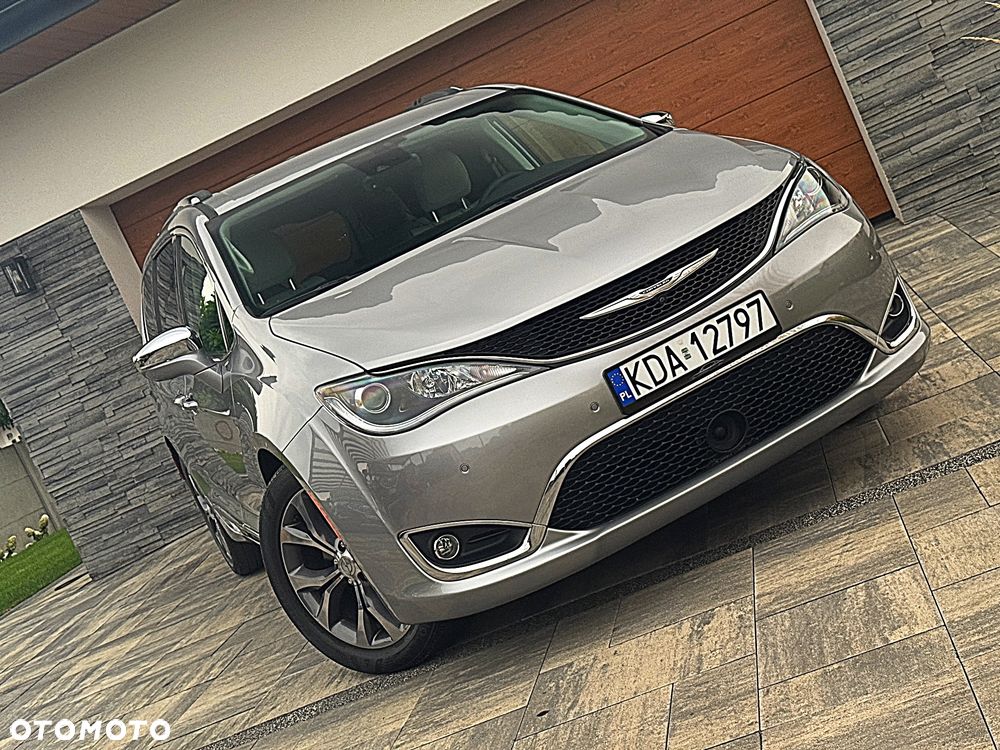 Chrysler Pacifica - 32