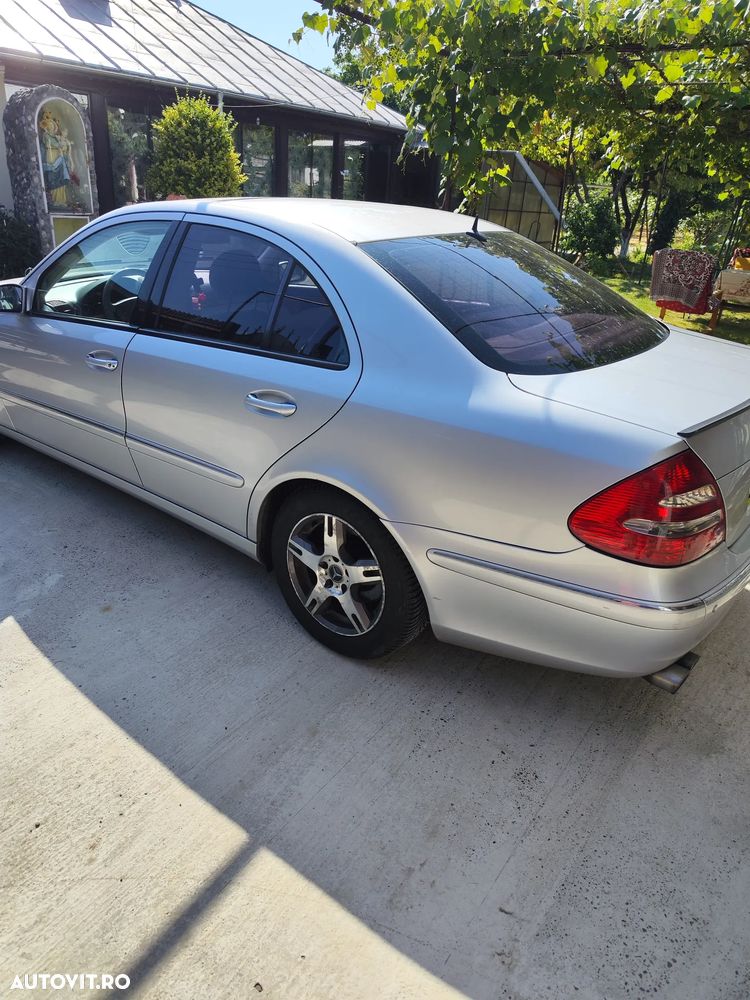 Mercedes-Benz E 220 CDI Avantgarde - 3