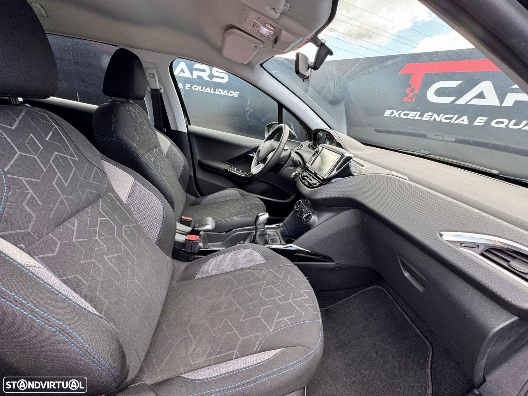 Peugeot 2008 1.5 BlueHDi Signature - 17