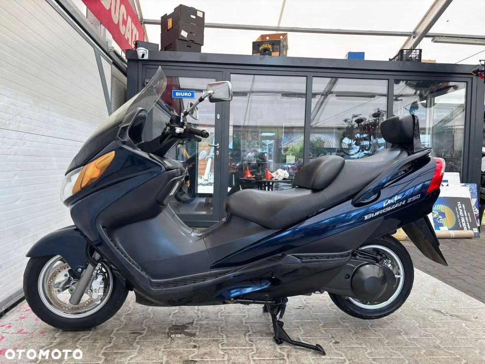 Suzuki Burgman - 4