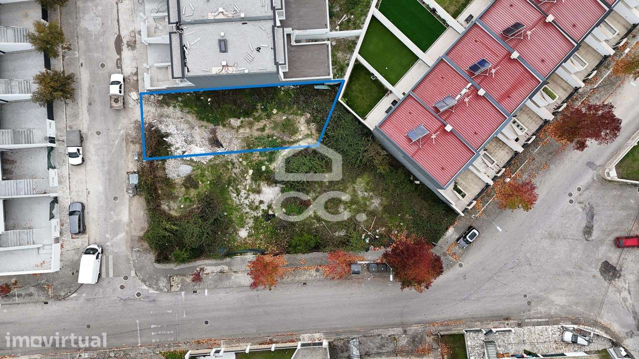 Lote para construção de uma moradia unifamiliar em banda com dois piso - Grande imagem: 3/8