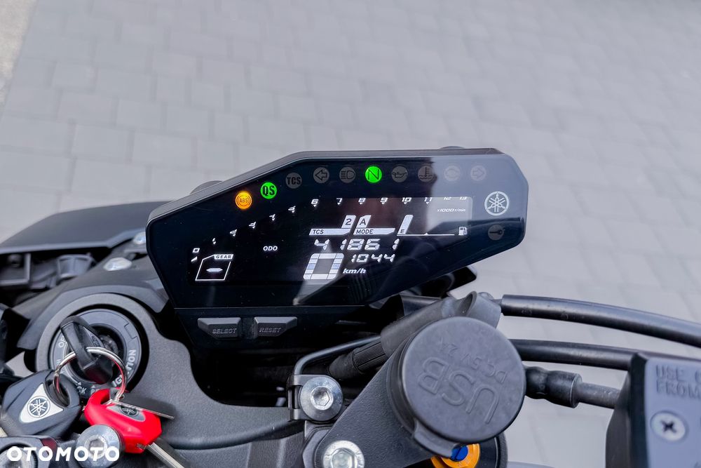 Yamaha MT - 24