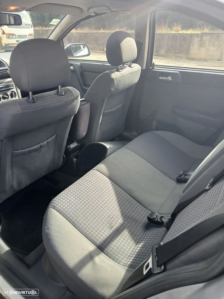 Opel Astra 1.7 DTi Club - 7